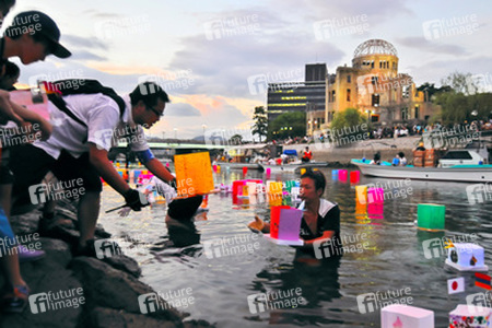 Papierlaternen zum Gedenken an die Opfer des Atombombenabwurfs