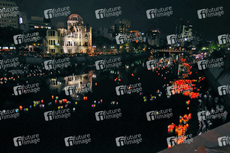 Papierlaternen zum Gedenken an die Opfer des Atombombenabwurfs