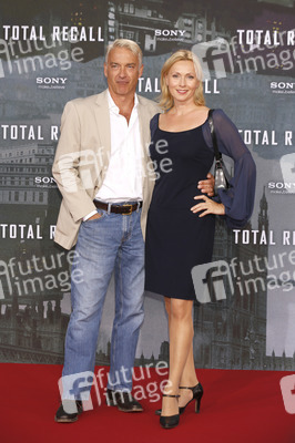 Christoph M. Orth, Dana Golombek