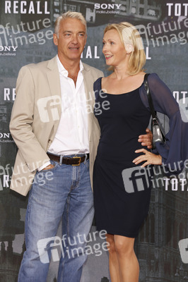 Christoph M. Orth, Dana Golombek