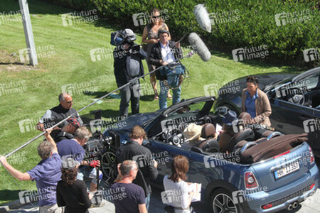 Christine Neubauer mit Filmteam