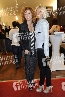 Lucy Diakovska mit Freundin Kamelia