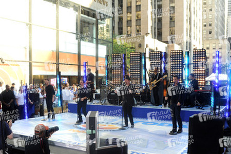 Jeff Timmons, Drew Lachey, Justin Jeffre, Nick Lachey (98 Degrees)