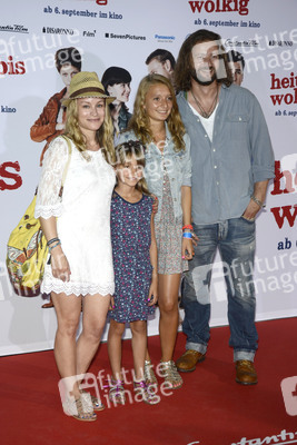 Dorkas Kiefer mit Begleitung