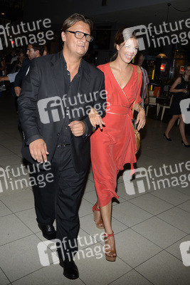 Jessica Schwarz mit Begleitung