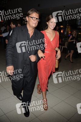 Jessica Schwarz mit Begleitung