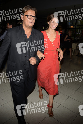 Jessica Schwarz mit Begleitung