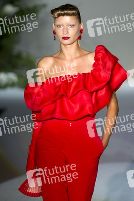 Desfile de Roberto Verino Model