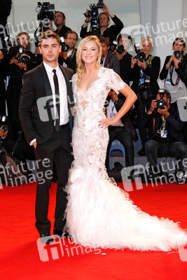 Maika Monroe, Zac Efron