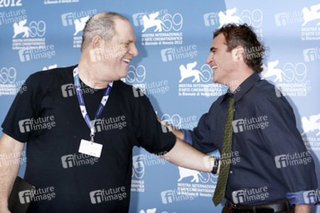 Harvey Weinstein, Joaquin Phoenix