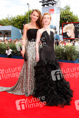 Albina Dzhanabaeva, Franziska Petri