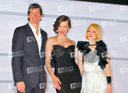 Paul W.S. Anderson, Milla Jovovich, Mika Nakashima