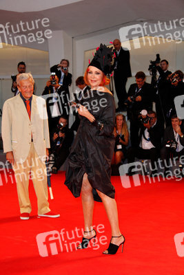 Schauspielerin; Drehbuchautorin, Ehefrau des italienischen Ex-Umweltministers, Fotografin