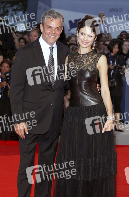 Danny Huston, Olga Kurylenko