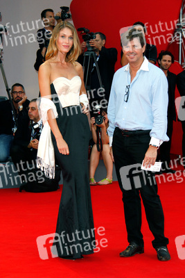 Olga Kent mit Begleitung