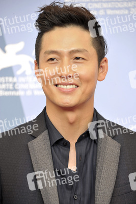 Lee Jung-jin / Jung-jin Lee