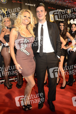 Pamela Anderson, Cooper Hefner