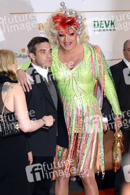 Robbie Williams, Olivia Jones