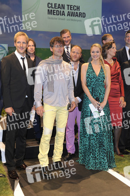 Jan Hahn, Morten Harket (a-ha) und Ruth Moschner mit Preisträgern und Laudatoren