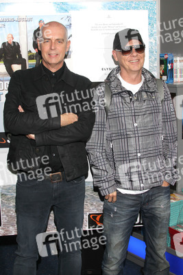 Neil Tennant, Chris Love (Pet Shop Boys)