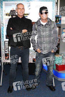 Neil Tennant, Chris Love (Pet Shop Boys)