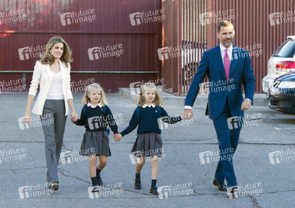 Letizia von Spanien und Felipe von Spanien mit Töchtern Sofia und Leonor