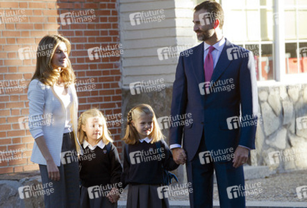 Letizia von Spanien und Felipe von Spanien mit Töchtern Sofia und Leonor