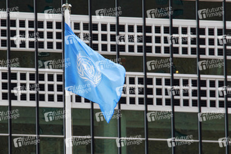 UN-Flagge vor dem UN-Sekretariatshochhaus