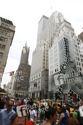 Bergdorf Goodman Men's und Louis Vuitton