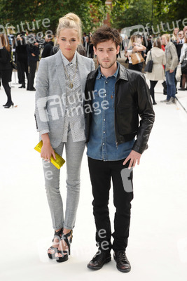 Gabriella Wilde mit Begleitung