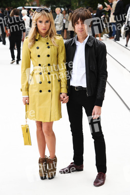 Suki Waterhouse, Miles Kane