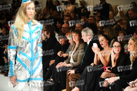 Alice Dellal, Charlotte Dellal (mit Kamera)