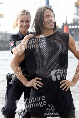 Rhea Harder, Jorge Gonzalez