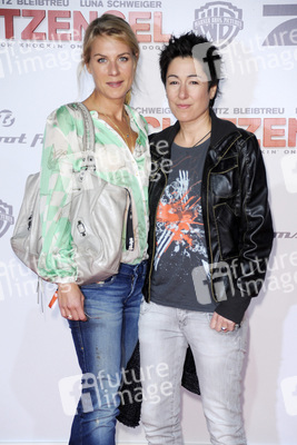 Dunja Hayali mit Ulrike Kleppi