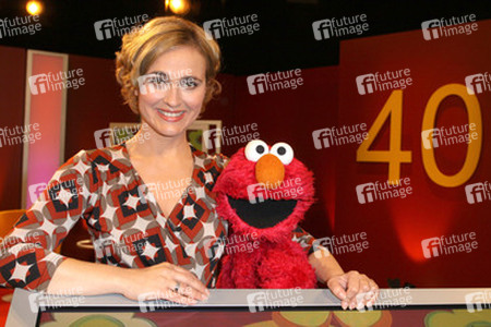 Caren Miosga mit Elmo