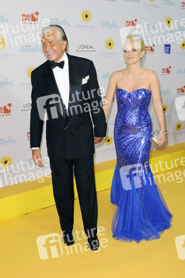 George Hamilton, Barbara Sturm