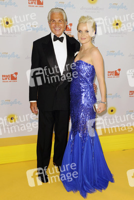 George Hamilton, Barbara Sturm