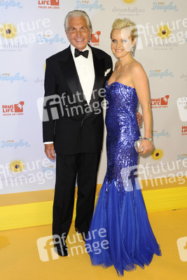 George Hamilton, Barbara Sturm