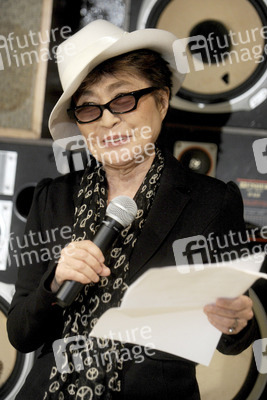 Yoko Ono