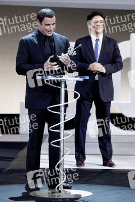 John Travolta, Benicio Del Toro