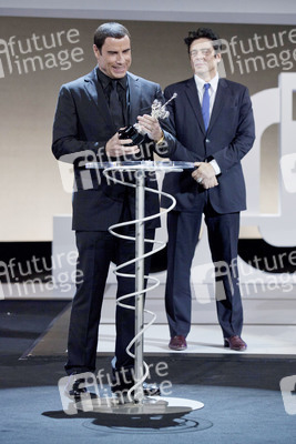 John Travolta, Benicio Del Toro