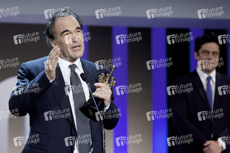 Oliver Stone, Benicio Del Toro