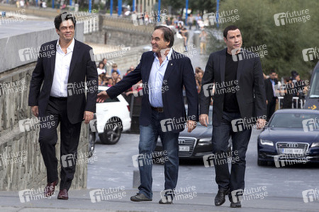 Benicio Del Toro, Oliver Stone, John Travolta