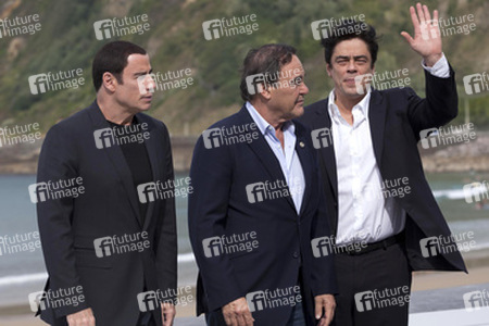 John Travolta, Oliver Stone, Benicio Del Toro