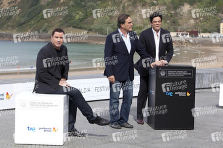 John Travolta, Oliver Stone, Benicio Del Toro