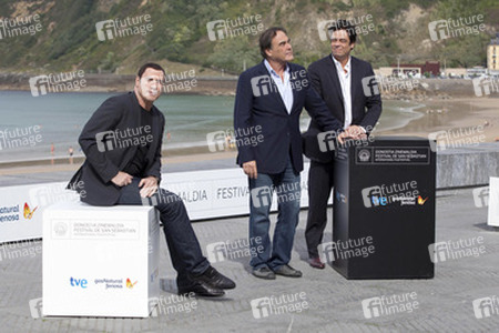 John Travolta, Oliver Stone, Benicio Del Toro