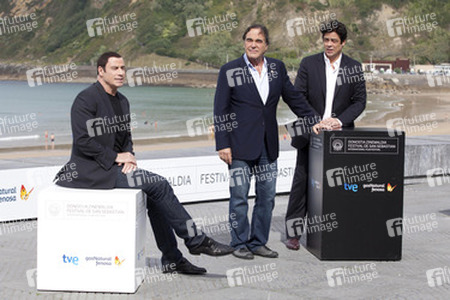 John Travolta, Oliver Stone, Benicio Del Toro
