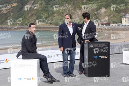 John Travolta, Oliver Stone, Benicio Del Toro