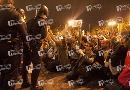 Spanier demonstrieren gegen Sparpolitik