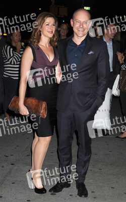 Rob Corddry mit Begleitung